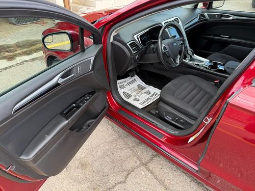 2016 Ford Fusion — photo 18