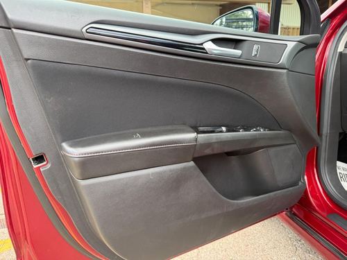 2016 Ford Fusion — photo 24