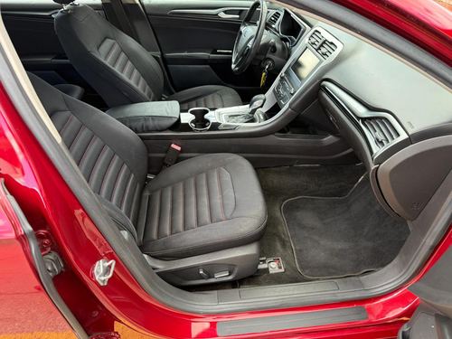 2016 Ford Fusion — photo 16