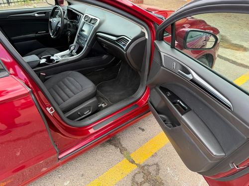 2016 Ford Fusion — photo 17