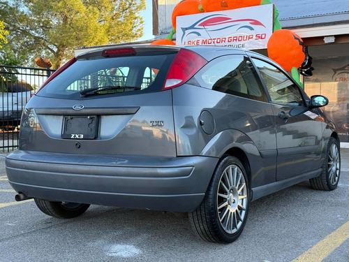 2002 Ford Focus — photo 10