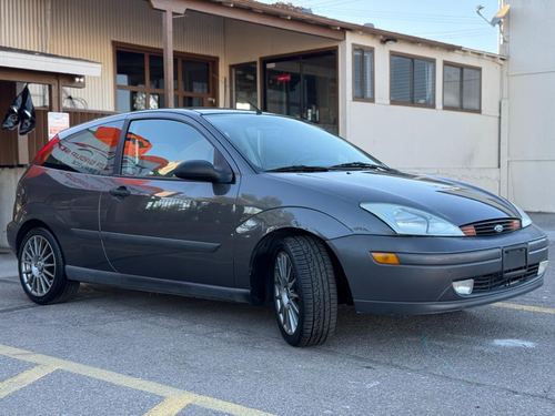 2002 Ford Focus — photo 13