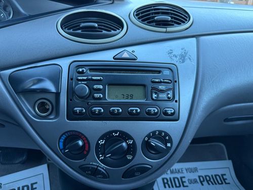 2002 Ford Focus — photo 23