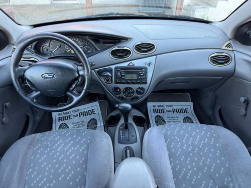 2002 Ford Focus — photo 24