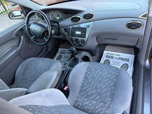 2002 Ford Focus — photo 26