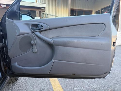 2002 Ford Focus — photo 28
