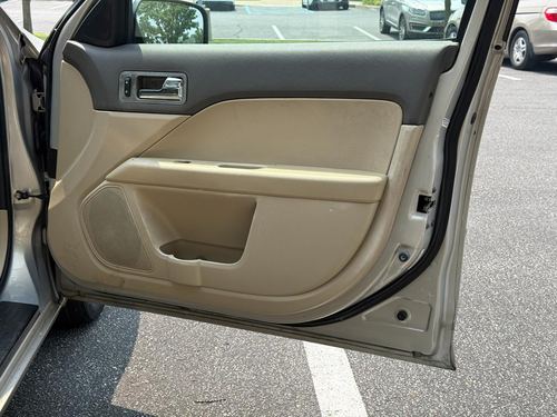 2009 Ford Fusion SE — photo 16