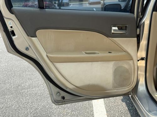 2009 Ford Fusion SE — photo 23