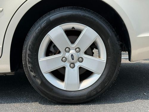 2009 Ford Fusion SE — photo 30