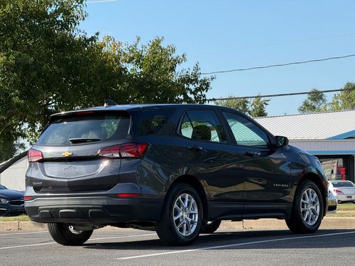 2022 Chevrolet Equinox LS — photo 9