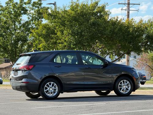2022 Chevrolet Equinox LS — photo 10