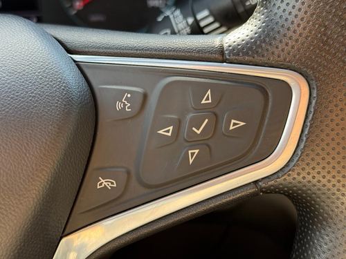 2022 Chevrolet Equinox LS — photo 36