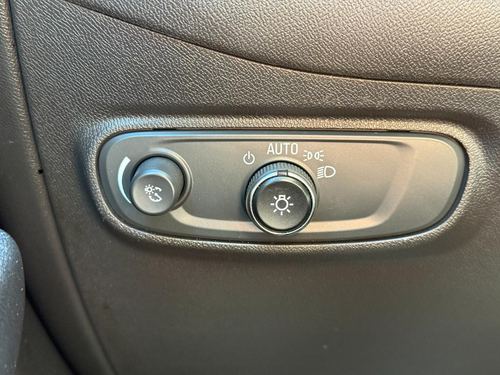 2022 Chevrolet Equinox LS — photo 38