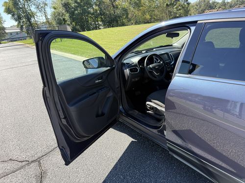 2018 Chevrolet Equinox LT — photo 32