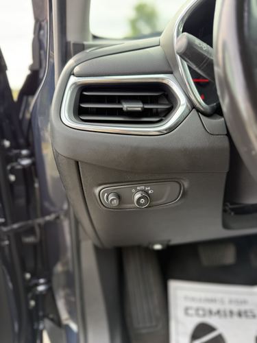 2018 Chevrolet Equinox LT — photo 32