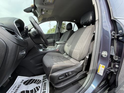 2018 Chevrolet Equinox LT — photo 18
