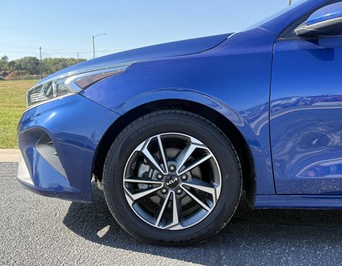 2023 Kia Forte — photo 14
