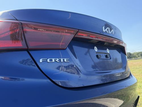 2023 Kia Forte — photo 16