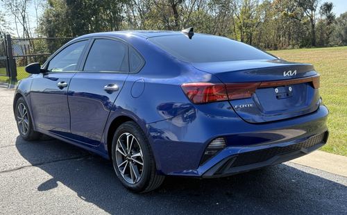 2023 Kia Forte — photo 8