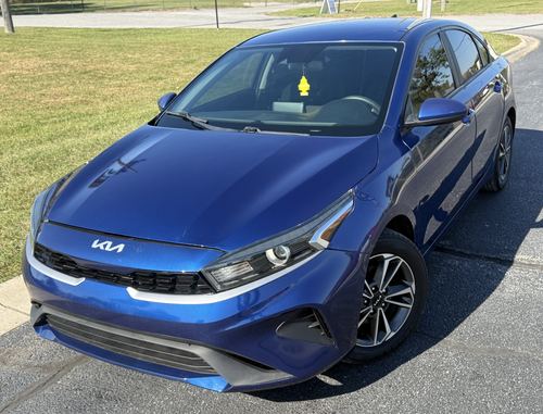 2023 Kia Forte — photo 2