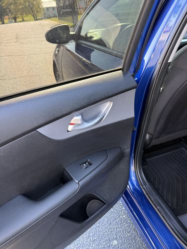 2023 Kia Forte — photo 31