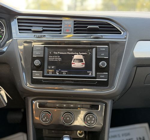 2020 VW Tiguan — photo 16