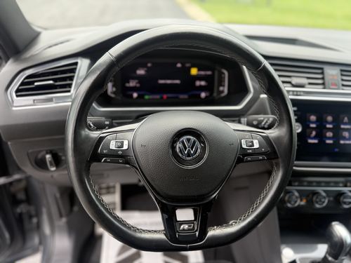 2019 VW Tiguan R-Line 4Motion SE, 4Motion SEL, 4Motion SEL R-Line, 4Motion SEL R-Line Jet-Black — photo 16