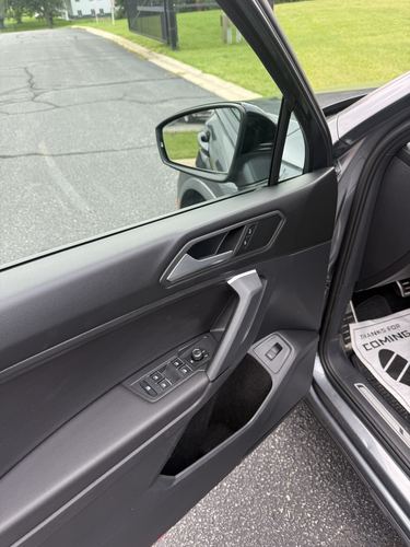 2019 VW Tiguan R-Line 4Motion SE, 4Motion SEL, 4Motion SEL R-Line, 4Motion SEL R-Line Jet-Black — photo 31