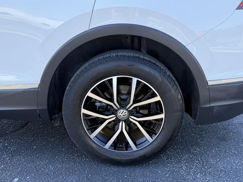 2021 VW Tiguan 2.0T SE — photo 12
