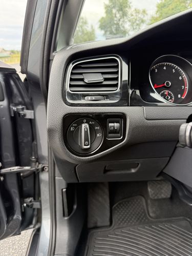 2017 VW Golf TSI SEL — photo 32