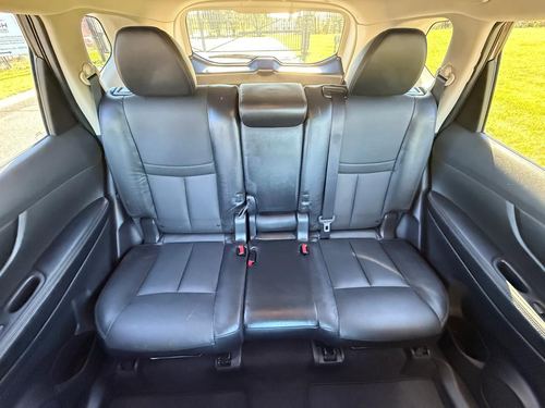 2014 Nissan Rogue SL — photo 32