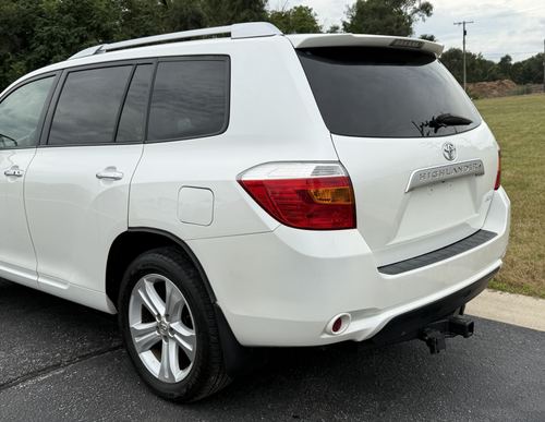 2010 Toyota Highlander Limited — photo 11