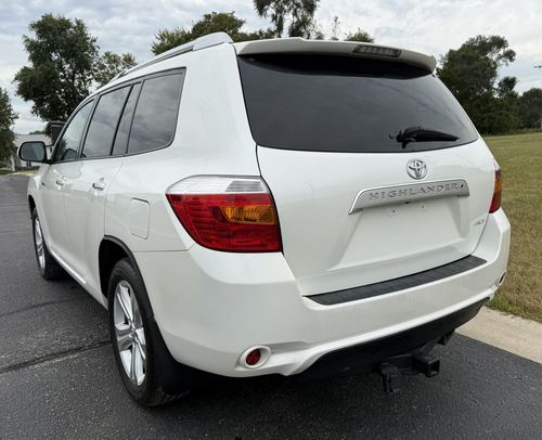 2010 Toyota Highlander Limited — photo 14