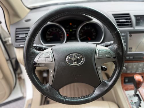 2010 Toyota Highlander Limited — photo 24