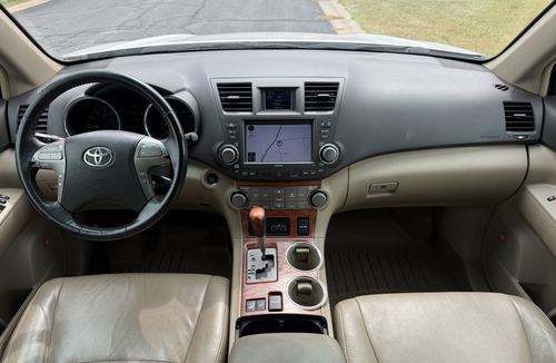 2010 Toyota Highlander Limited — photo 32