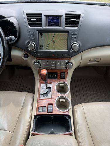 2010 Toyota Highlander Limited — photo 33