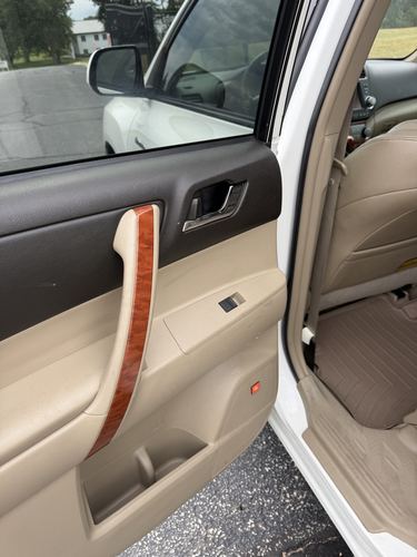 2010 Toyota Highlander Limited — photo 39