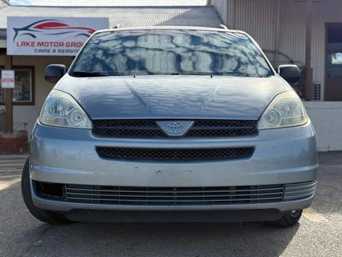 2004 Toyota Sienna LE — photo 3