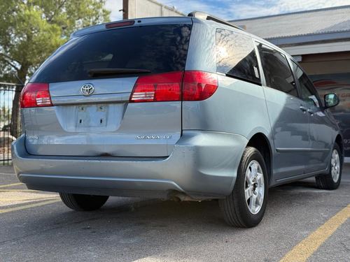 2004 Toyota Sienna LE — photo 8