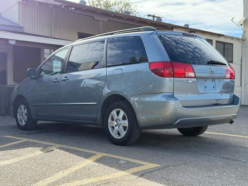 2004 Toyota Sienna LE — photo 10