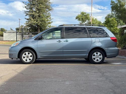 2004 Toyota Sienna LE — photo 12