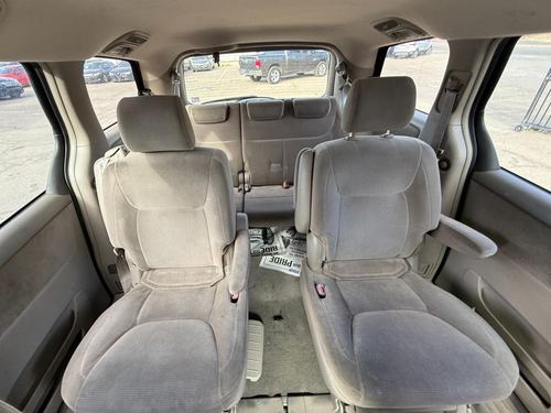 2004 Toyota Sienna LE — photo 25