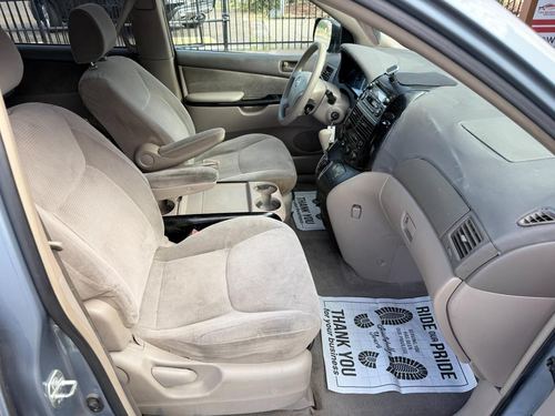 2004 Toyota Sienna LE — photo 20