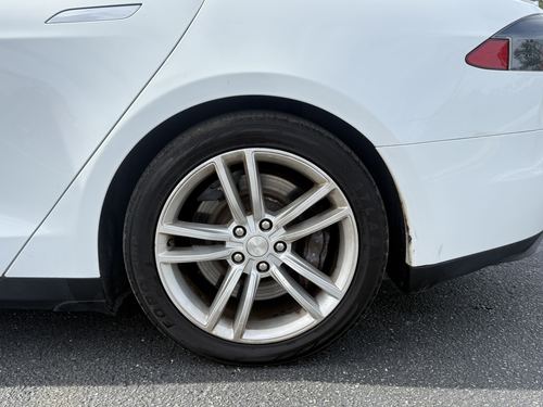 2014 Tesla S85 — photo 18