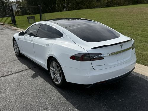 2014 Tesla S85 — photo 11