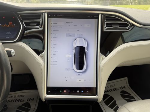 2014 Tesla S85 — photo 26
