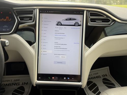 2014 Tesla S85 — photo 27