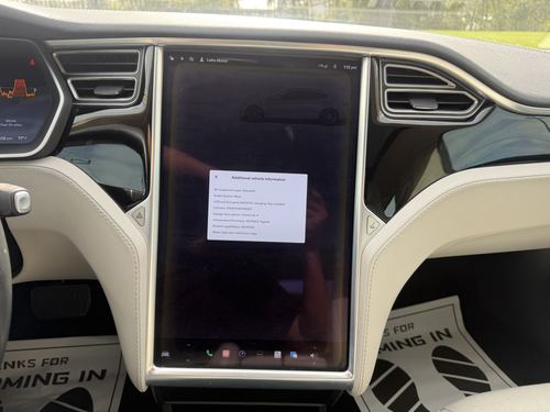 2014 Tesla S85 — photo 31