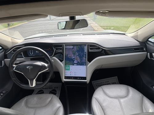 2014 Tesla S85 — photo 22