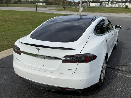 2014 Tesla S85 — photo 7